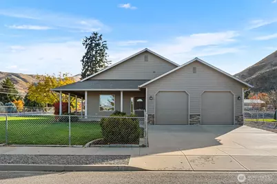 537 Chrisand Lane, Wenatchee, WA 98801 - Photo 1