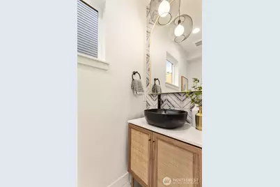 3404 33rd Avenue W, Seattle, WA 98199 - Photo 13