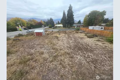 800 N Kentucky Avenue, East Wenatchee, WA 98802 - Photo 3