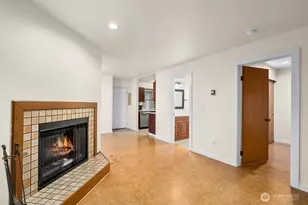 9512 1st Ave NE, Seattle, WA 98115 - Photo 5