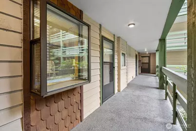 9512 1st Avenue NE #202, Seattle, WA 98115 - Photo 13