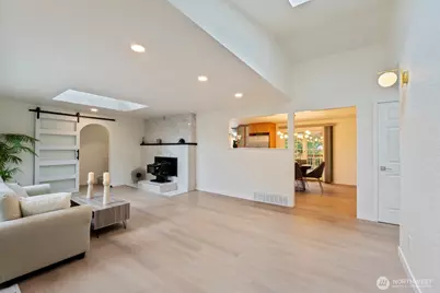 18045 3rd Ave NE, Shoreline, WA 98155 - Photo 3