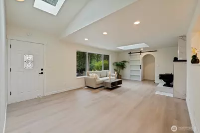 18045 3rd Ave NE, Shoreline, WA 98155 - Photo 5