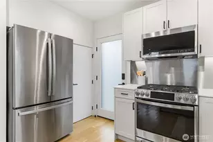 225 24th Ave, Seattle, WA 98122 - Photo 9