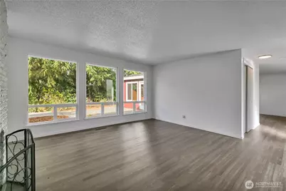 10502 108th Avenue SW, Tacoma, WA 98498 - Photo 3