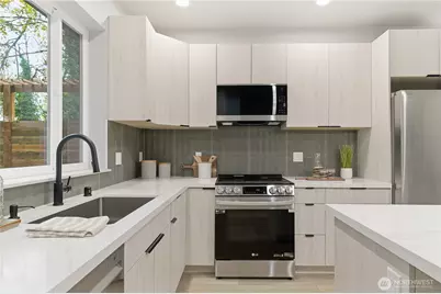 11825 59th Avenue S #C, Seattle, WA 98178 - Photo 3