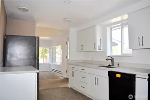 11452 8 Ave Ct S, Tacoma, WA 98444 - Photo 3