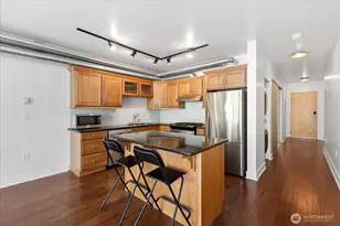 530 Broadway E, Seattle, WA 98102 - Photo 7