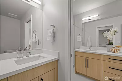 105 E NW 39th Street, Seattle, WA 98107 - Photo 21