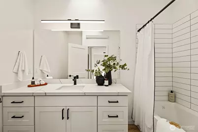 12037 Fremont Avenue N #1 & 2, Seattle, WA 98133 - Photo 17