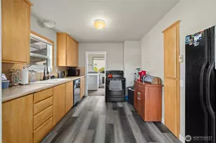 7121 Rainier Dr, Everett, WA 98203 - Photo 11