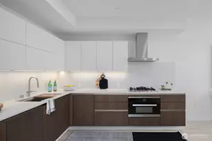 999 110th Ave NE, Bellevue, WA 98004 - Photo 3