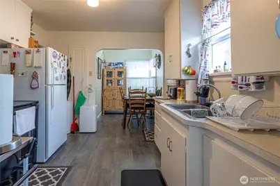 318 4th Street SW, Puyallup, WA 98371 - Photo 35