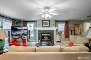 36703 SE Gravenstein Ct, Snoqualmie, WA 98065 - Photo 3