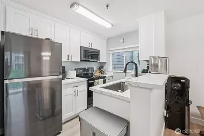 12510 109th Court NE #E101, Kirkland, WA 98034 - Photo 7