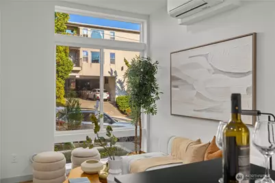 3605 Linden Avenue N, Seattle, WA 98103 - Photo 9