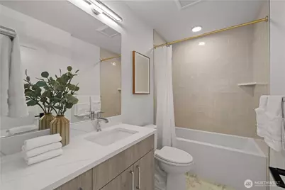 3605 Linden Avenue N, Seattle, WA 98103 - Photo 25