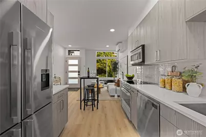 3605 Linden Avenue N, Seattle, WA 98103 - Photo 13