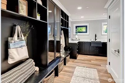 1525 79th Place NE, Medina, WA 98039 - Photo 33