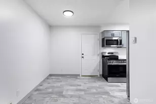 1114 N 1st Ave, Kelso, WA 98626 - Photo 9