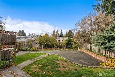 12011 67th Avenue S, Seattle, WA 98178 - Photo 23