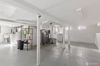 10019 Interlake Avenue N, Seattle, WA 98133 - Photo 19