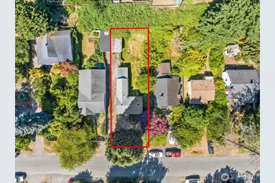 10019 Interlake Avenue N, Seattle, WA 98133 - Photo 5