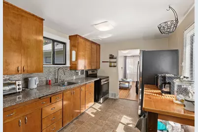 10019 Interlake Avenue N, Seattle, WA 98133 - Photo 13