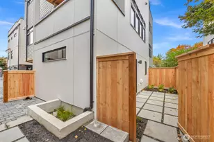 1412 N 47th St, Seattle, WA 98103 - Photo 7