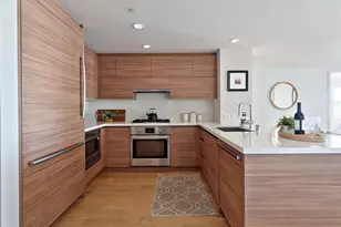 583 Battery St, Seattle, WA 98121 - Photo 3