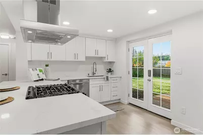 16167 Midvale Avenue N, Shoreline, WA 98133 - Photo 9