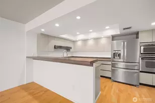 2410 Aurora Ave N, Seattle, WA 98109 - Photo 9