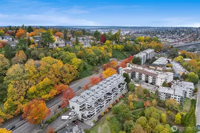 2410 Aurora Avenue N #105, Seattle, WA 98109 - Photo 31