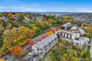 2410 Aurora Ave N, Seattle, WA 98109 - Photo 31