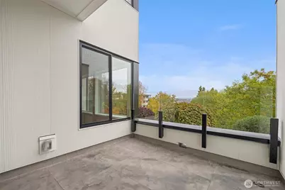 2410 Aurora Avenue N #105, Seattle, WA 98109 - Photo 23