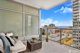 588 Bell St, Seattle, WA 98121 - Photo 7