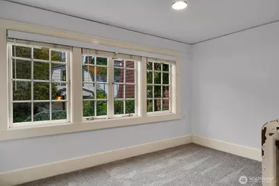 1512 10th Avenue W, Seattle, WA 98119 - Photo 9