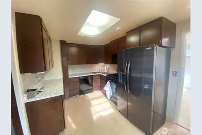 9022 36th Avenue SW, Seattle, WA 98126 - Photo 3