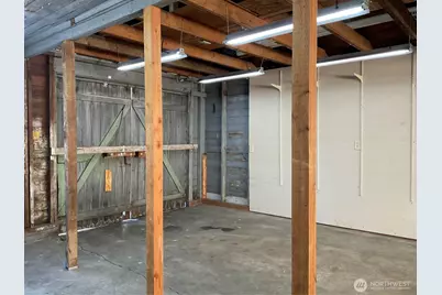 530 E Pioneer, Puyallup, WA 98372 - Photo 5