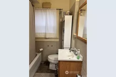 830 NE 67th Street, Seattle, WA 98115 - Photo 13