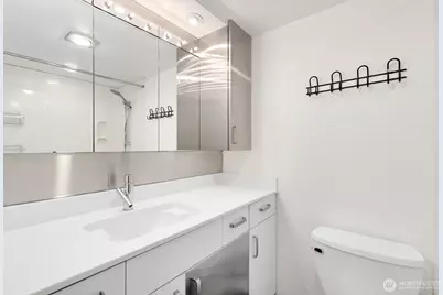 2201 3rd Avenue #2106, Seattle, WA 98121 - Photo 21