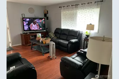 1429 Kirkland Avenue NE, Renton, WA 98056 - Photo 5