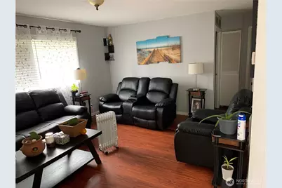 1429 Kirkland Avenue NE, Renton, WA 98056 - Photo 3