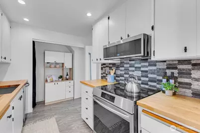 654 W Olympic Place #101, Seattle, WA 98119 - Photo 13