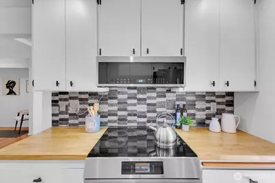 654 W Olympic Place #101, Seattle, WA 98119 - Photo 15