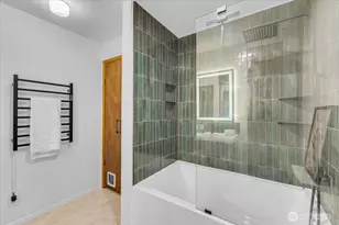 654 W Olympic Pl, Seattle, WA 98119 - Photo 11