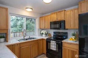 12214 221st Ave Ct E, Bonney Lake, WA 98391 - Photo 7