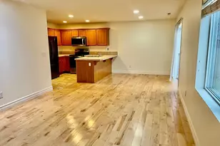 6827 41st St E, Fife, WA 98424 - Photo 7