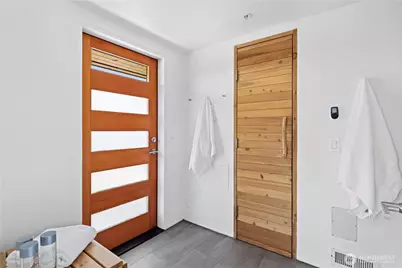 6304 Lakeview Drive, Kirkland, WA 98033 - Photo 25