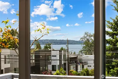 6304 Lakeview Drive, Kirkland, WA 98033 - Photo 5